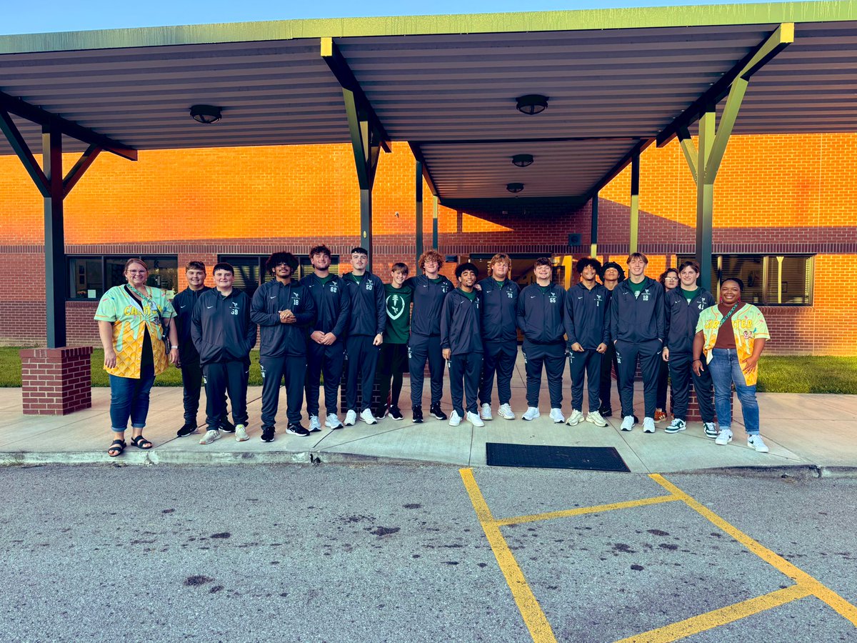 Kicked-off GameDay spending some time with our friends at Carter Elementary School! 

#GoHornets🟢⚪️ l #EXIT398 l #WTM