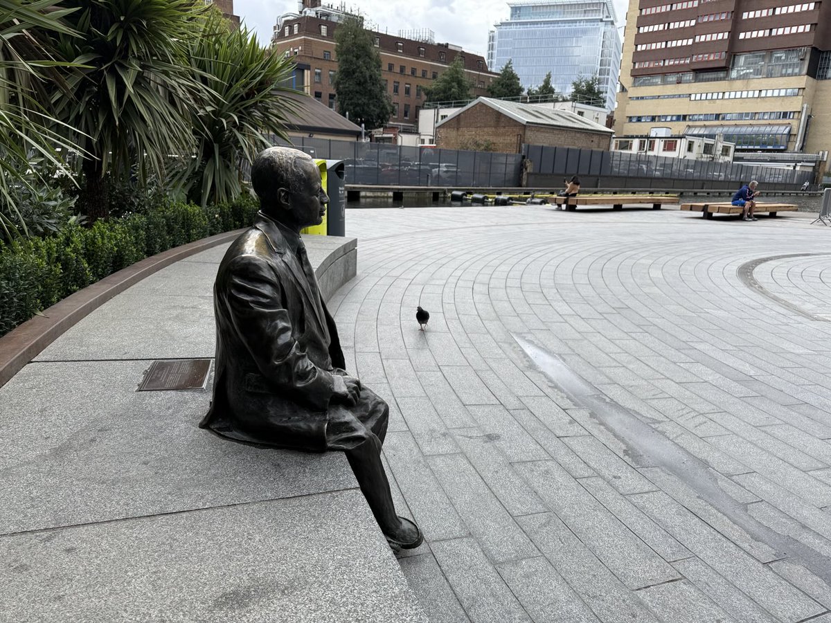 Statue, Simon Milton, Paddington basin