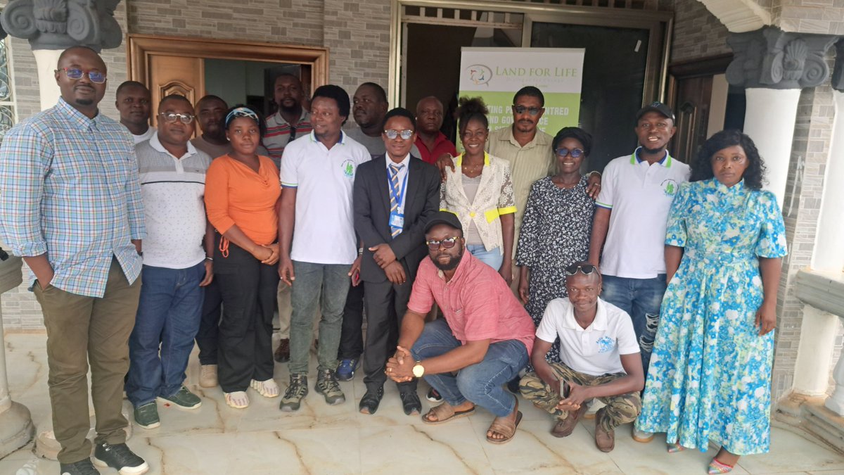 Today, Land for Life signed an MoU with 16 media institutions across Kenema, Port Loko, Tonkolili &amp; Pujehun to expand the Media Alliance for Land Governance &amp; Food Security in #SierraLeone. 📰🌍 #LandRights
