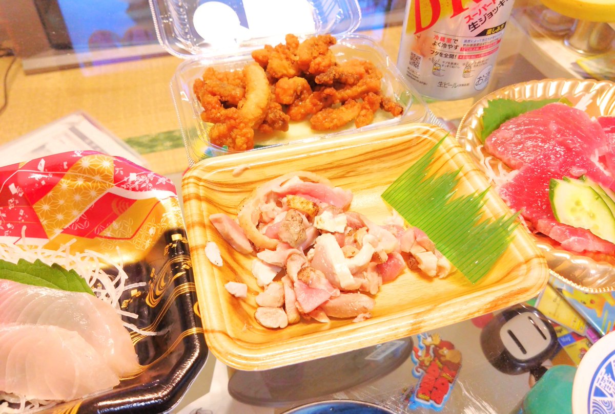 お家で居酒屋気分な華金でした。

もののけ姫の曲、小学校の時の演奏曲だっけ。

金曜日お疲れ様でした。
