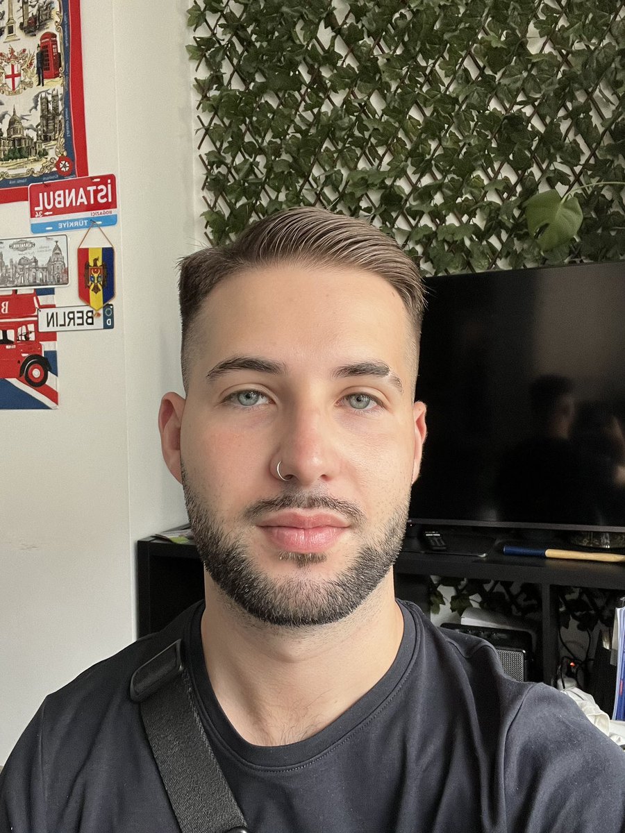 Apizzat's tweet image. Bruxelles 🇧🇪