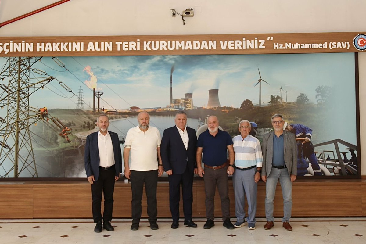 Genel Sekreterimiz Cemil Şentürk ve Genel Başkan Yardımcımız Mustafa Daşdan ile birlikte TES-İŞ Genel Başkanı İrfan Kabaloğlu’nu ziyaret ederek çalışma hayatı ve sendikal konular üzerine verimli bir istişare gerçekleştirdik.

İlgileri için teşekkür ederim.