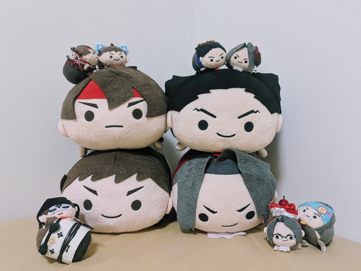 💙💙：姆姆咪姆
（下個月的房租…）
（牛鍋的七錢…）
❤️❤️：唔姆唔姆🔥
#逆転裁判#大逆転裁判