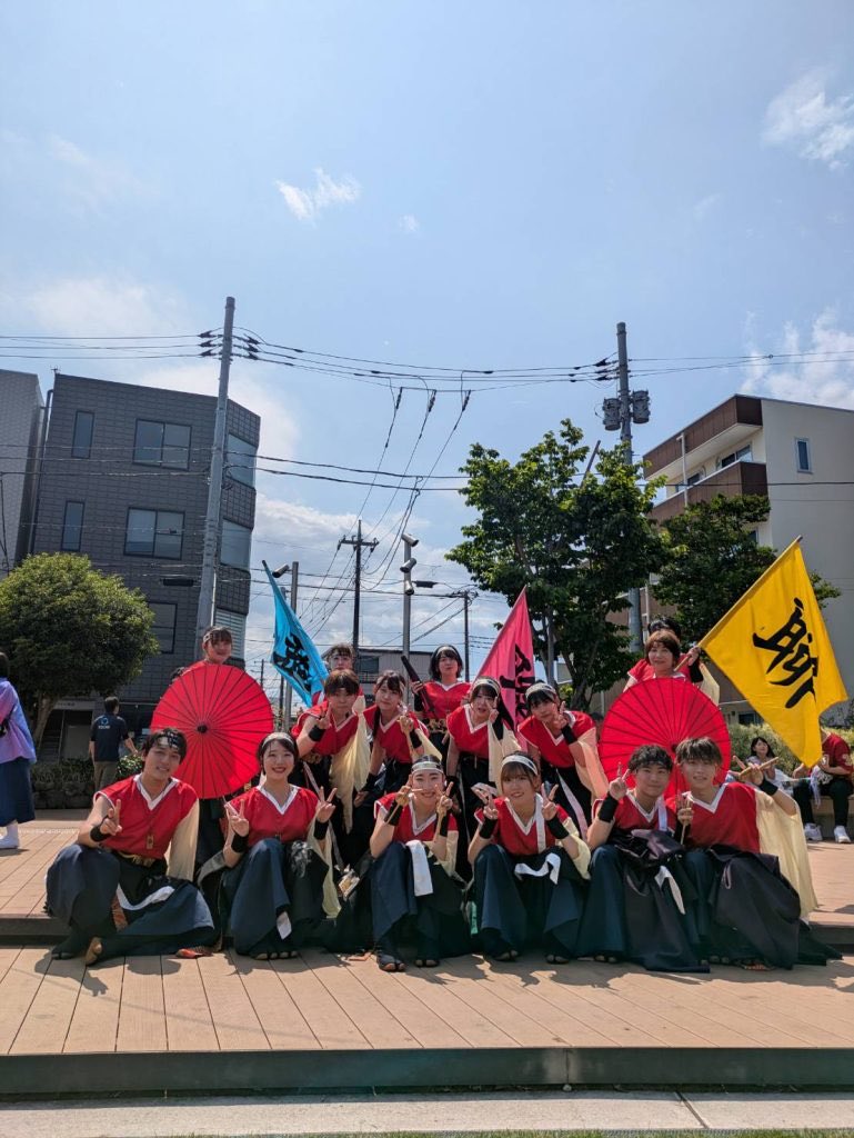 odawaraessahoi's tweet photo. 聯
小田原市　24回目 地元小田原の聯（れん）です。毎年、新作品を演舞させて頂いております。今年も聯らしい、踊り、衣装、煽り、楽曲と共にメンバーとの一致団結な作品を是非、観に来て下さい。 https://t.co/9JGx9PBE48