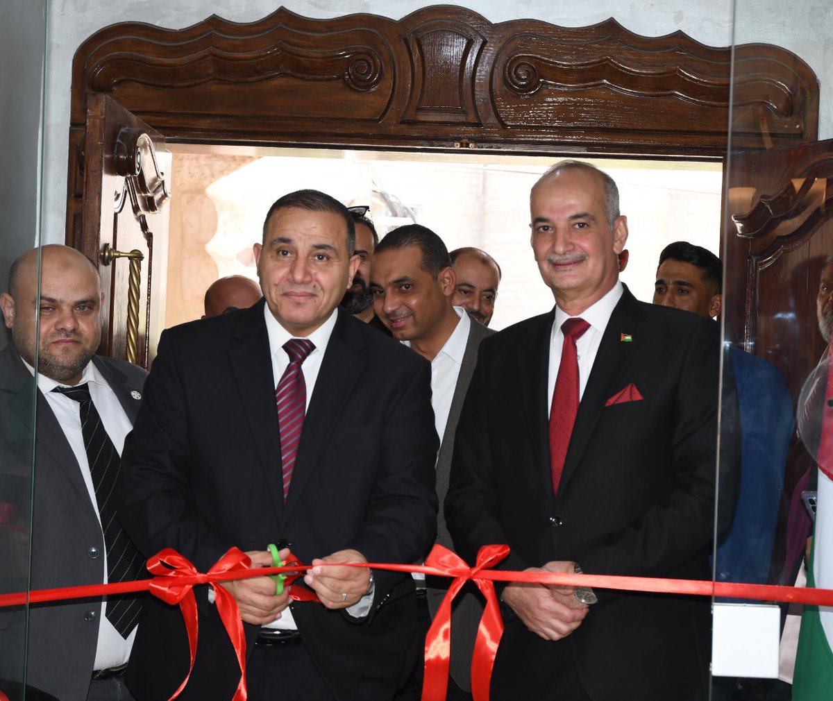 افتتاح المقر الجديد لمديرية التعاون في محافظة الزرقاء #الاردن 

enjaznews.com/%d8%a7%d9%81%d…