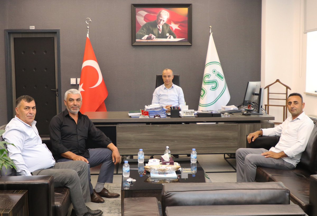 Manisa Salihli Kabazlı Sulama Kooperatifi Başkanı Yunus Demir ile Yeşilkavak Mahalle Muhtarı Yılmaz Özsoy ve Kordon Mahalle Muhtarı Adem Sevi, DSİ 2. Bölge Müdürümüz Hüseyin Koray Bilgi'yi makamında ziyaret etti.