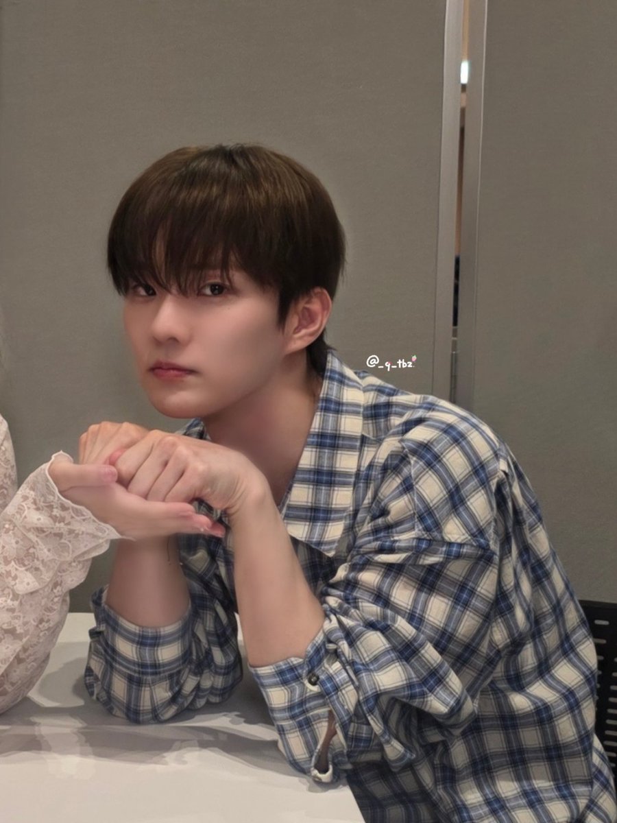 250829 #더보이즈 #큐 #지창민  　

귀여운 강아지🐶🤍💙