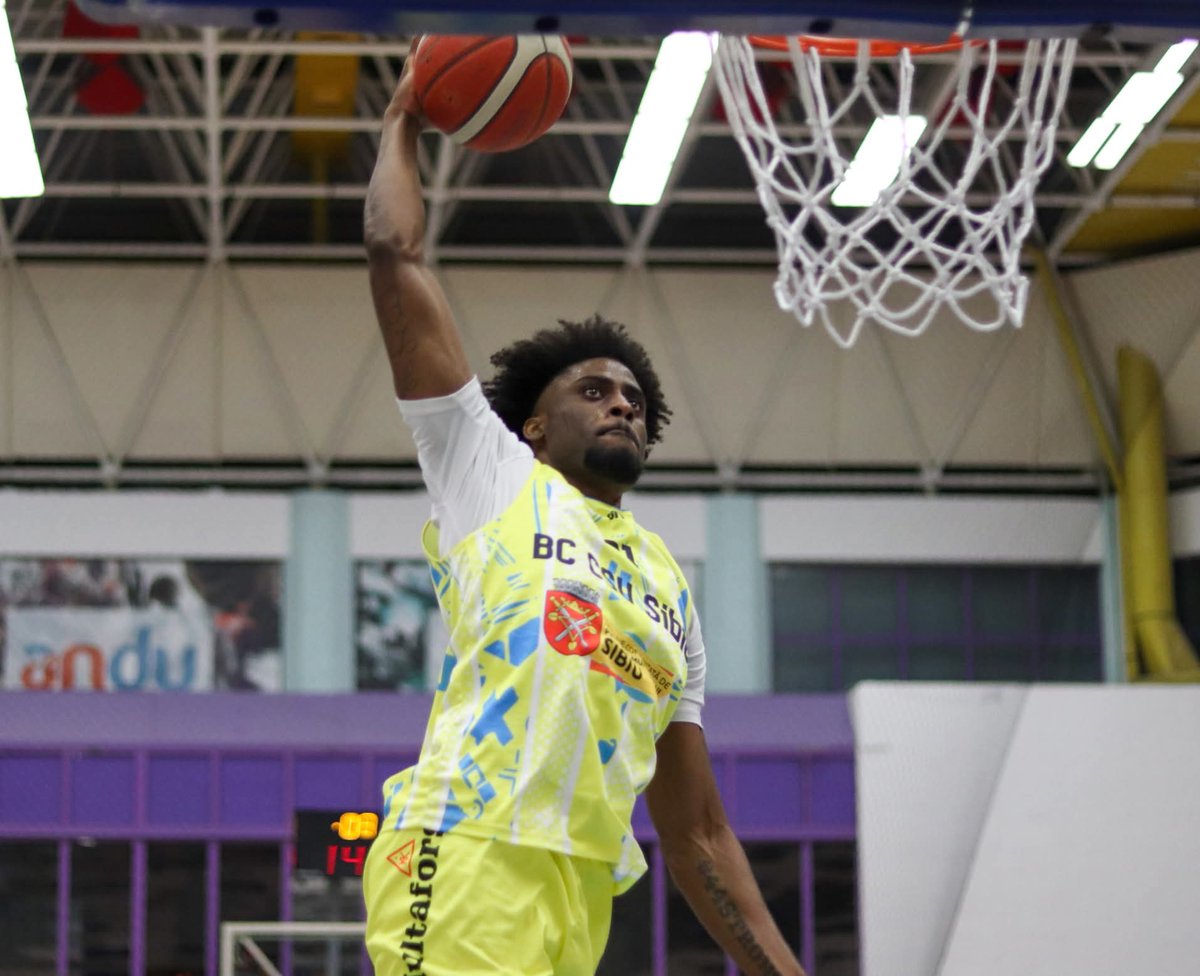 fermartinezlar's tweet image. Ahmad Rand @D1_Mod, un ala pivot de 2.03 y 27 años, es el segundo extranjero confirmado por @clubgoesoficial para la Liga Uruguaya 2025/26, viene de jugar en CSU Sibiu en Rumania donde promedió 11.4 pts, 6.3 reb, 1.3 tap, 1.2 asist en 19 partidos disputados