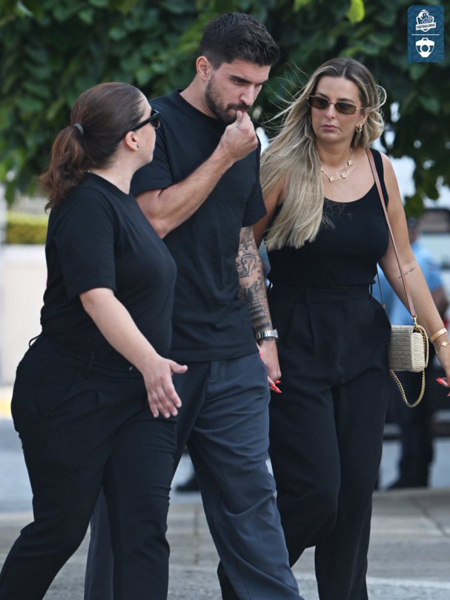 🚨 La famille de Diogo Jota souhaite que Ruben Neves porte désormais le numero 2️⃣1️⃣ avec la sélection du Portugal 🇵🇹 

Magnifique geste 🤲👏

(CP)