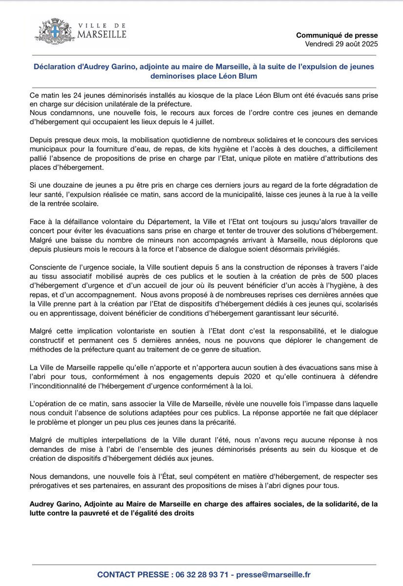 L’évacuation ce matin par les forces de l’ordre des jeunes du kiosque ne résout pas le problème, elle ne fait que le déplacer. 
Depuis 2020, notre position et nos engagements sont clairs et connus de tous, aucune évacuation sans mise à l’abri inconditionnelle des occupants.