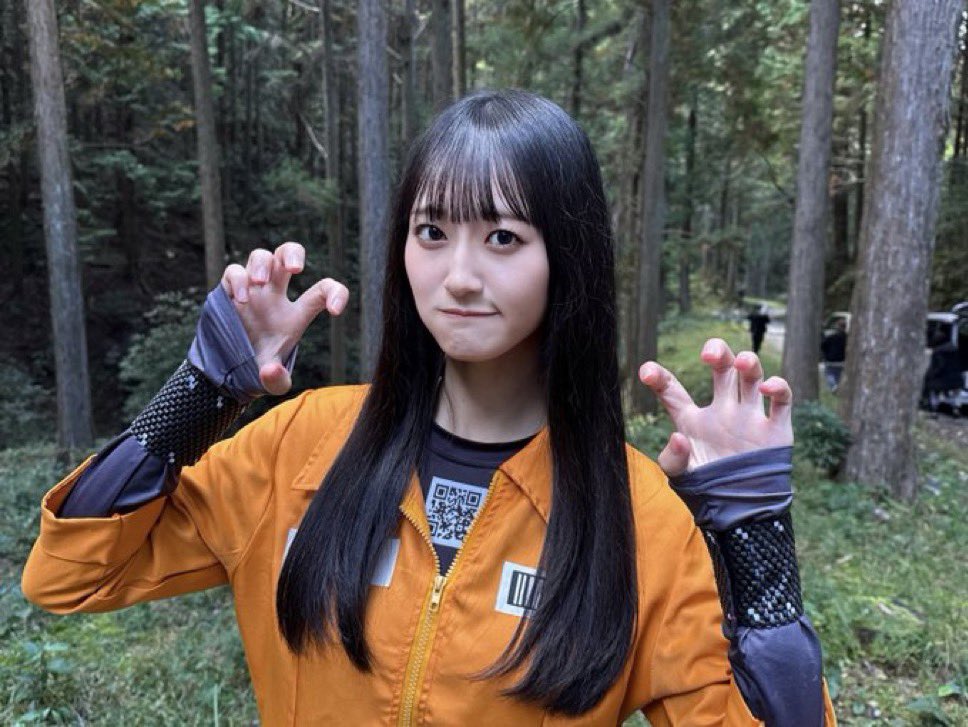 💐花束・花冠👑

こちらもスタンドフラワーと合わせてオレンジ色をベースに、映画「鬼ベラシ」の衣装の色をイメージしています🧡🖤

また、今年は初めて花冠にリボンを付けました🎀

フラワーショップなかむら様
こちらも素敵なお花をありがとうございました😃🙇‍♂️

#信濃宙花生誕祭2025