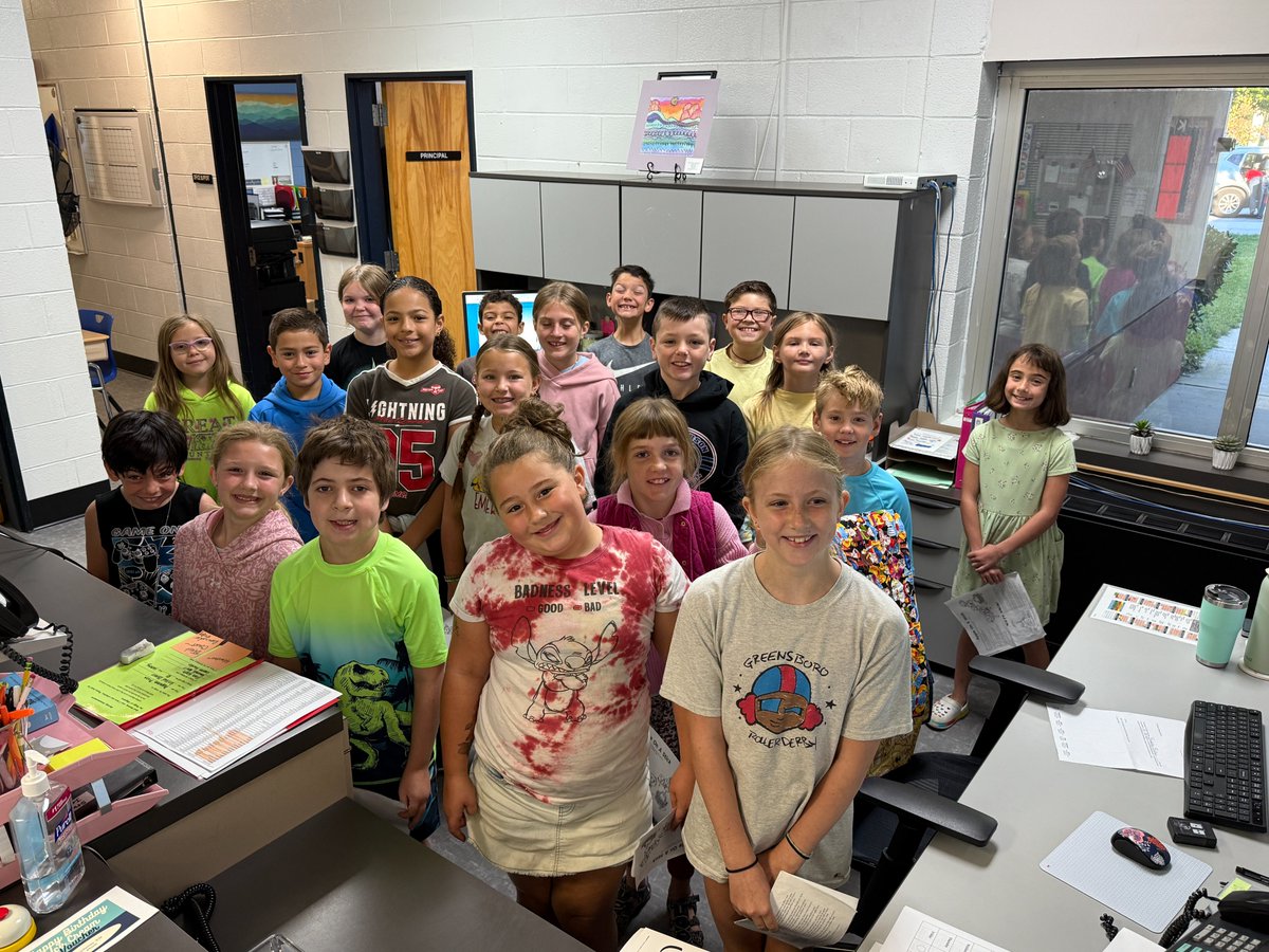 Singing "Apple on a Stick," Ms. Coggins' 4th graders know exactly how to ring in Apple Festival Weekend!

Enjoy your 3-day weekend, Cougars! We'll see you bright-eyed on Tuesday, ready for another PAWsome week.

#WeAreATK🐾