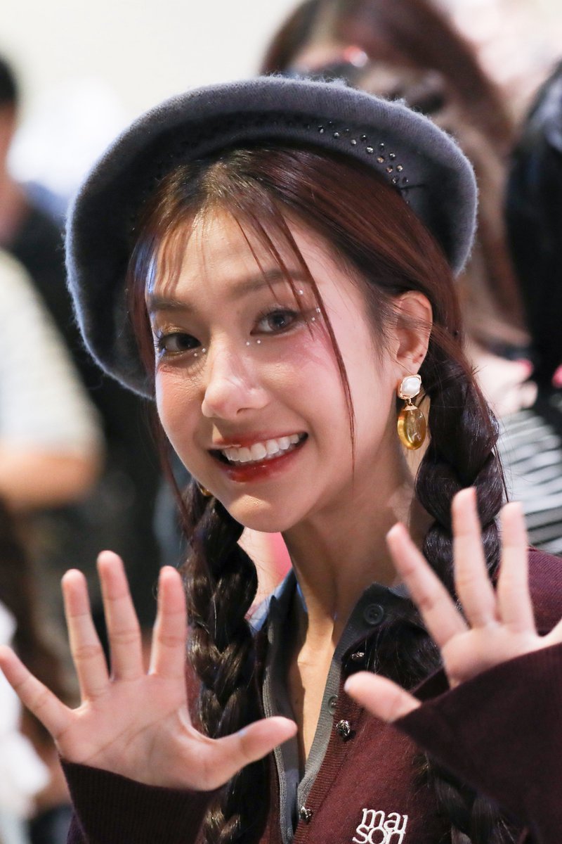 🤏🏻🥺

#Jorin4EVE #4EVE 
#CentralTheFashionDisruptorsx4EVE