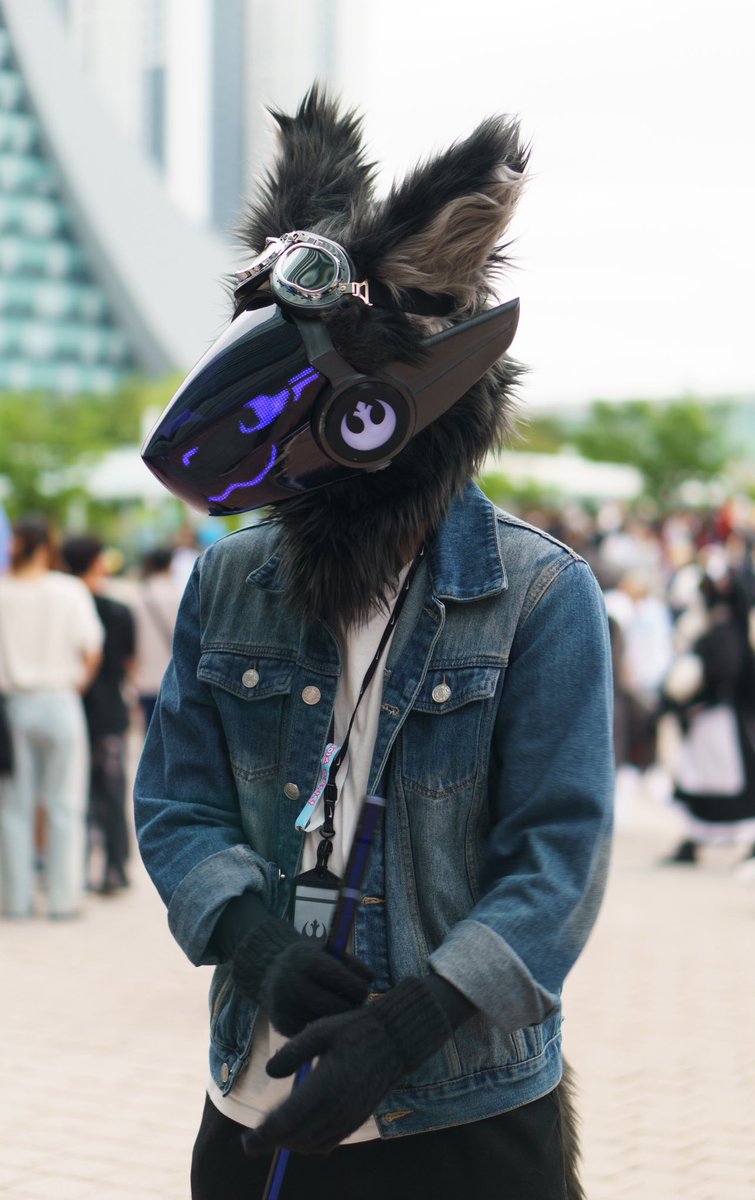 In a convention~ 🎟️

#FursuitFriday