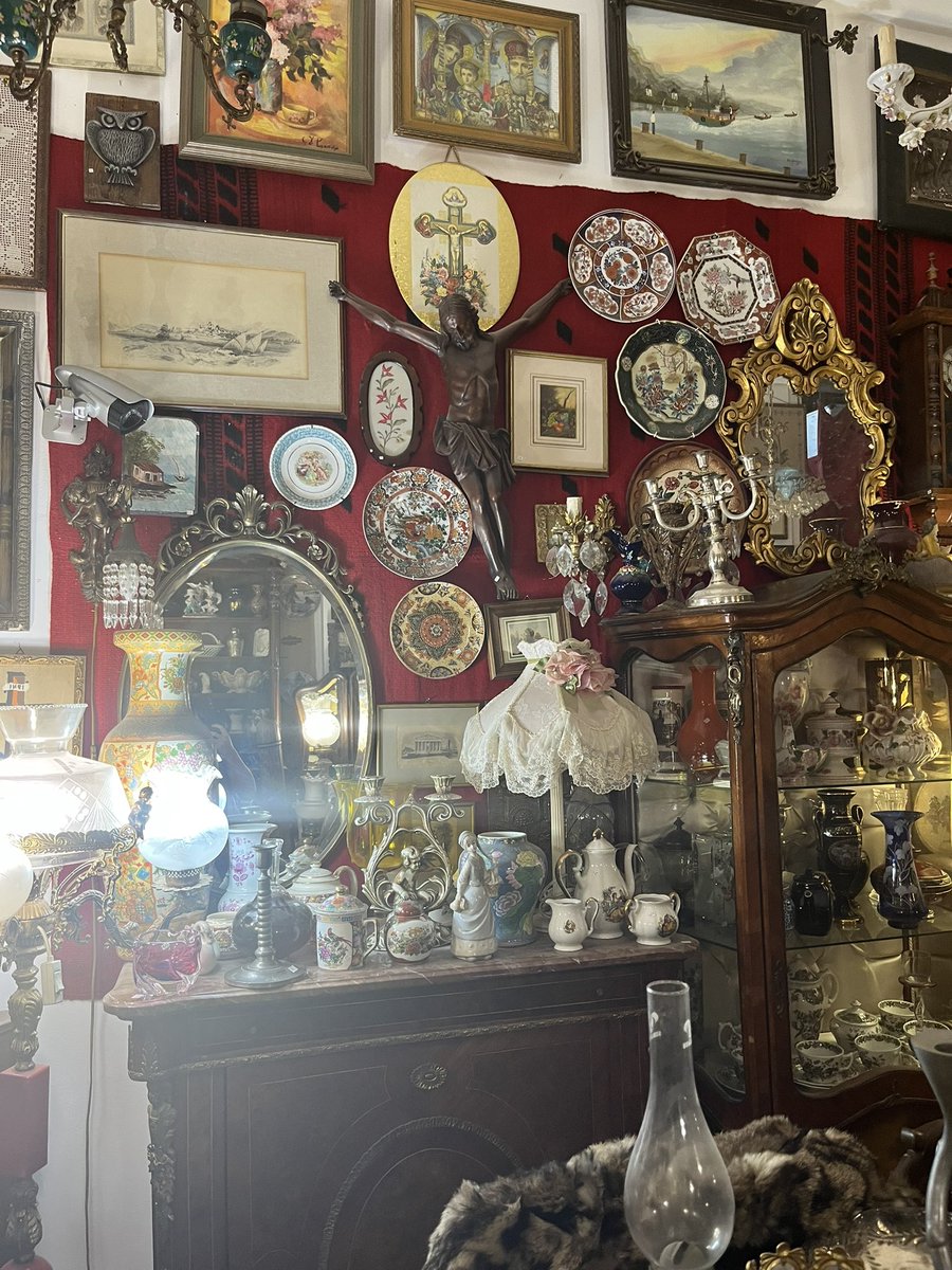 i wish i could live on the shelf of an antique store and feed off dust for the rest of my life