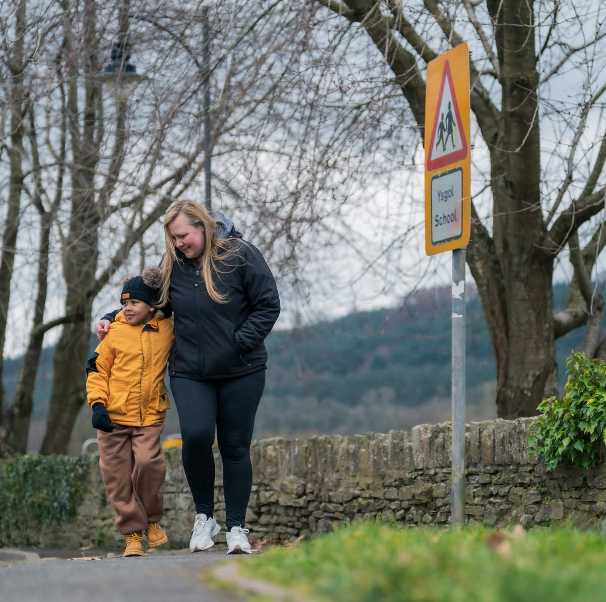Rydym yn buddsoddi £9K fel bod yr A494 yn fwy diogel ger Porth Clwyd.

Bydd arwyddion rhybuddio, marciau ffyrdd a physt marcio peryglon newydd i’w gwneud yn fwy diogel i gerdded, beicio a marchogaeth.

Bydd y gwaith yn dechrau ym mis Ebrill.

Mwy: llyw.cymru/gwelliannau-di…