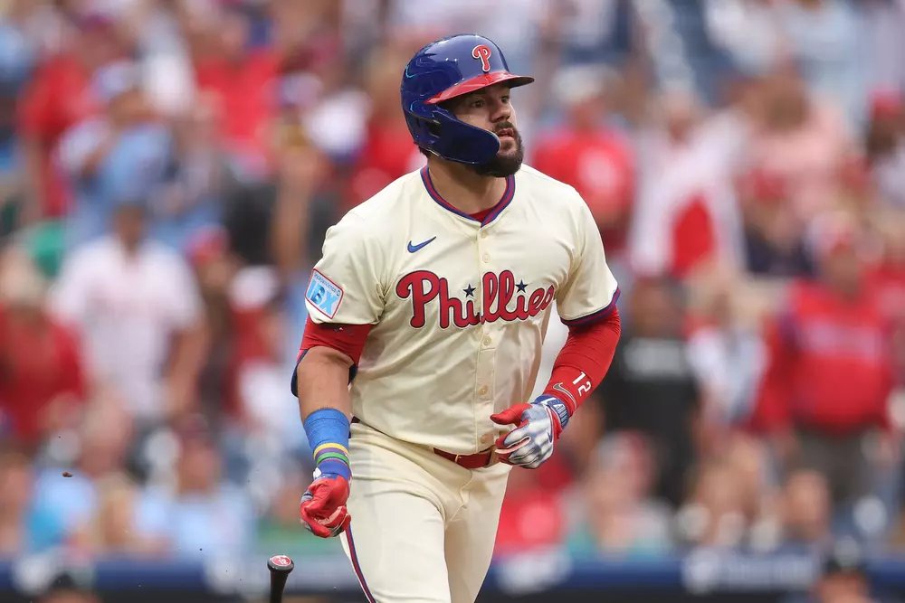 📈 After his FOUR home runs yesterday, Kyle Schwarber has trended from +750 to -110 at FanDuel in Regular Season Home Run Leader odds.

Schwarber has taken over as the favorite ahead of Cal Raleigh.

Latest odds here: oddspedia.com/insights/baseb…