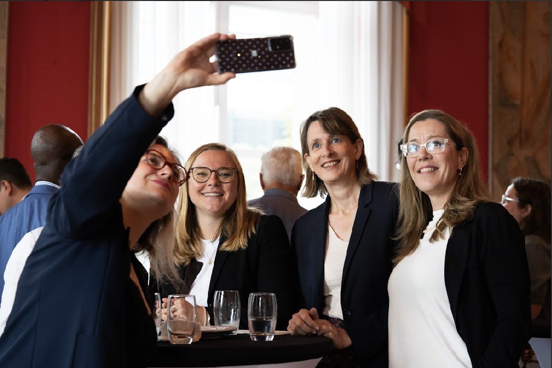 Ce jeudi, les candidats à la Municipalité de Lausanne Virginie Cavallli et Serge de Ribaupierre, ont présenté les ambitions et le programme de l'alliance entre les Vert'libéraux - section Grand Lausanne et Le Centre Lausanne.

Photos: Lora Depery &amp; Josephine S.