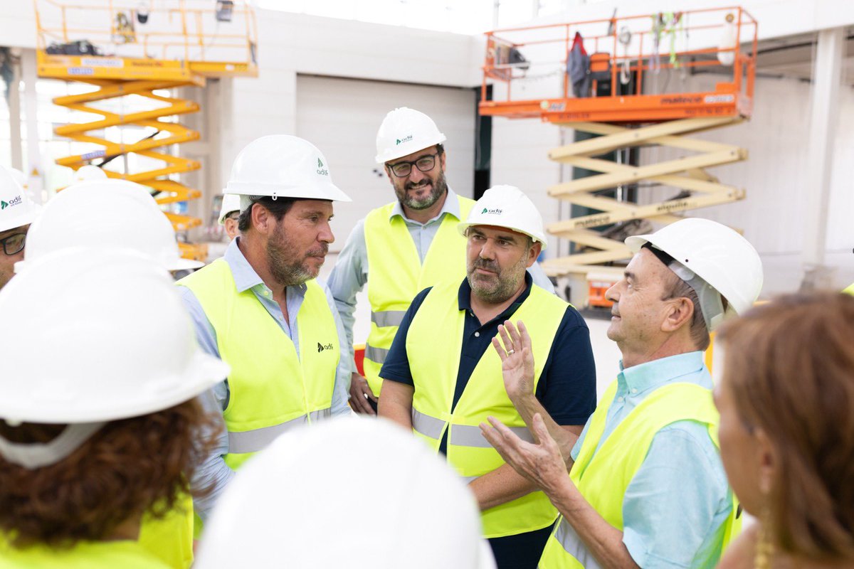 Queremos agradecer a <a href="/oscar_puente_/">Óscar Puente</a> su amabilidad al escuchar nuestras propuestas, tanto en la estación intermodal como sobre la apertura y mejora de la línea con Albacete que nos ha dicho que hay proyecto.