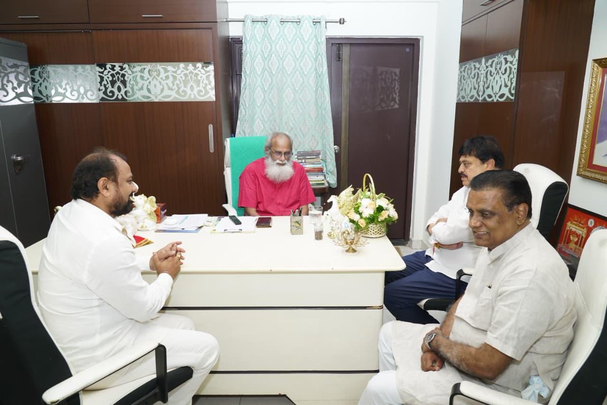 nvsubhash4bjp's tweet image. Today, had the privilege to meet &amp;amp; greet Shri @VVPrasadWrites garu, Hon’ble Rajya Sabha MP &amp;amp; legendary screenwriter, along with BJP Telangana State President Shri @N_RamchanderRao garu.

His vision in cinema &amp;amp; public life continues to inspire.