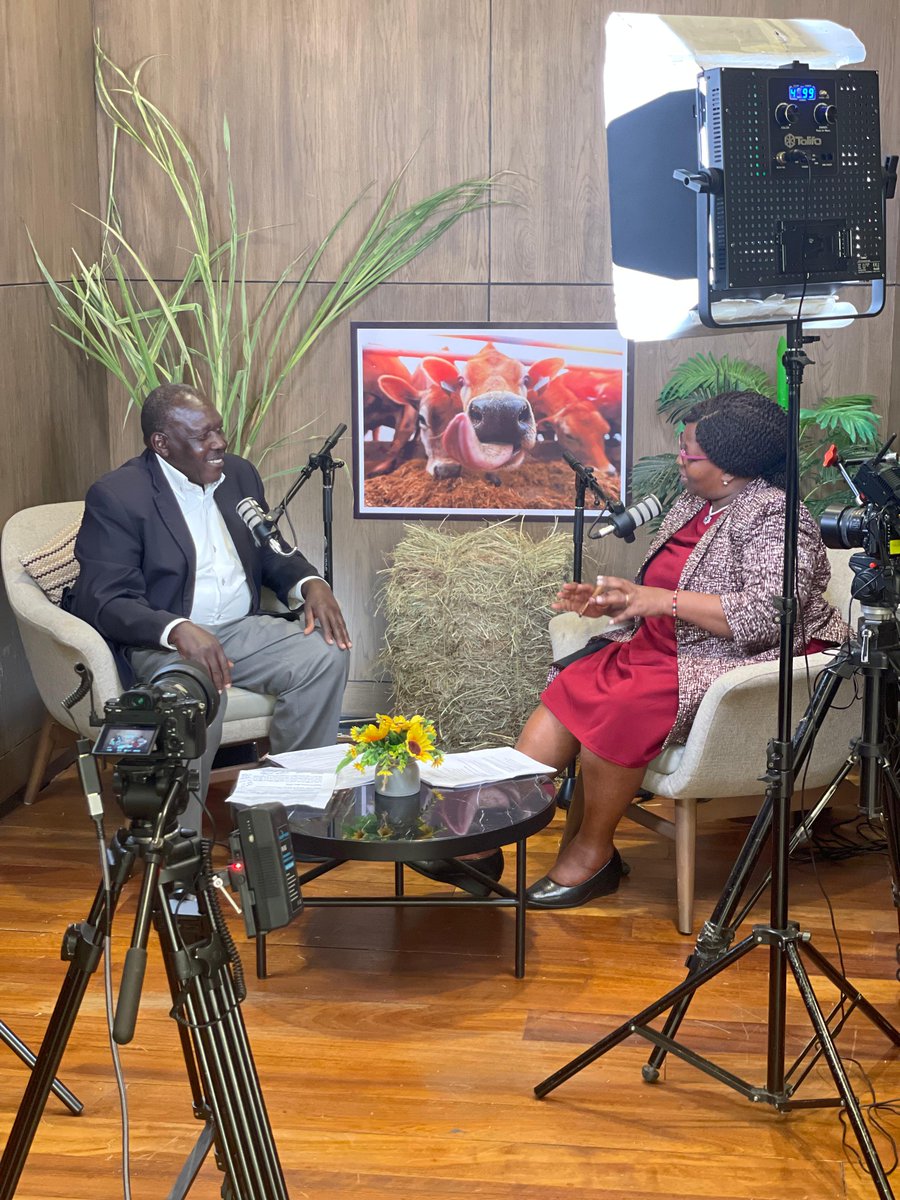 🎙️ Insightful side podcasts at #KeFFCIA1!
Leaders share bold ideas on fodder investment, climate-smart production &amp; livestock resilience.
Catch exclusive episodes on YouTube!
#FeedIsWealth #KeFFA #FodderInvestment