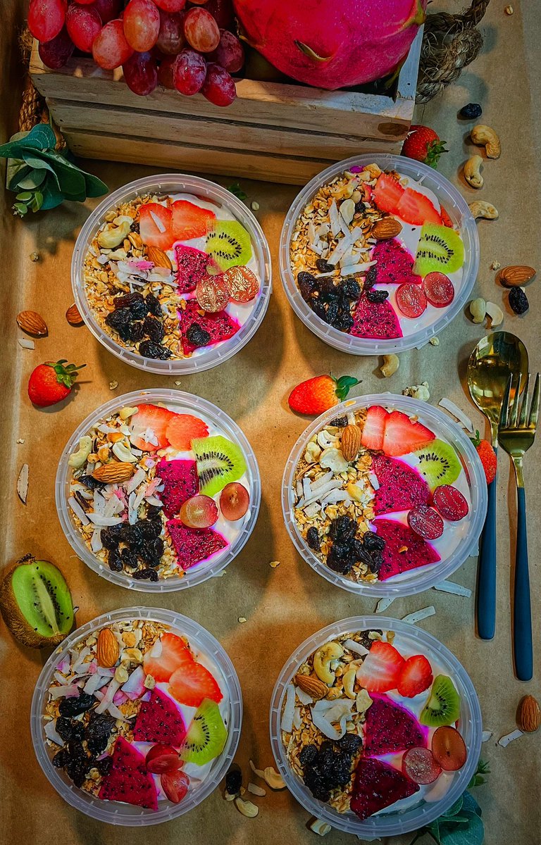 fruitastic_ed's tweet photo. What does parfait mean to you?

A snack? A sweet escape? A healthy start?

Our Tropical Parfait is freshness in every spoon—juicy fruits, creamy &amp; crunchy layers.

✅ Fresh daily
✅ Tropical &amp; tasty
✅ Guilt-free goodness

Deliciousness awaits You!

📞07039545794 https://t.co/aJ3AWgXrTq
