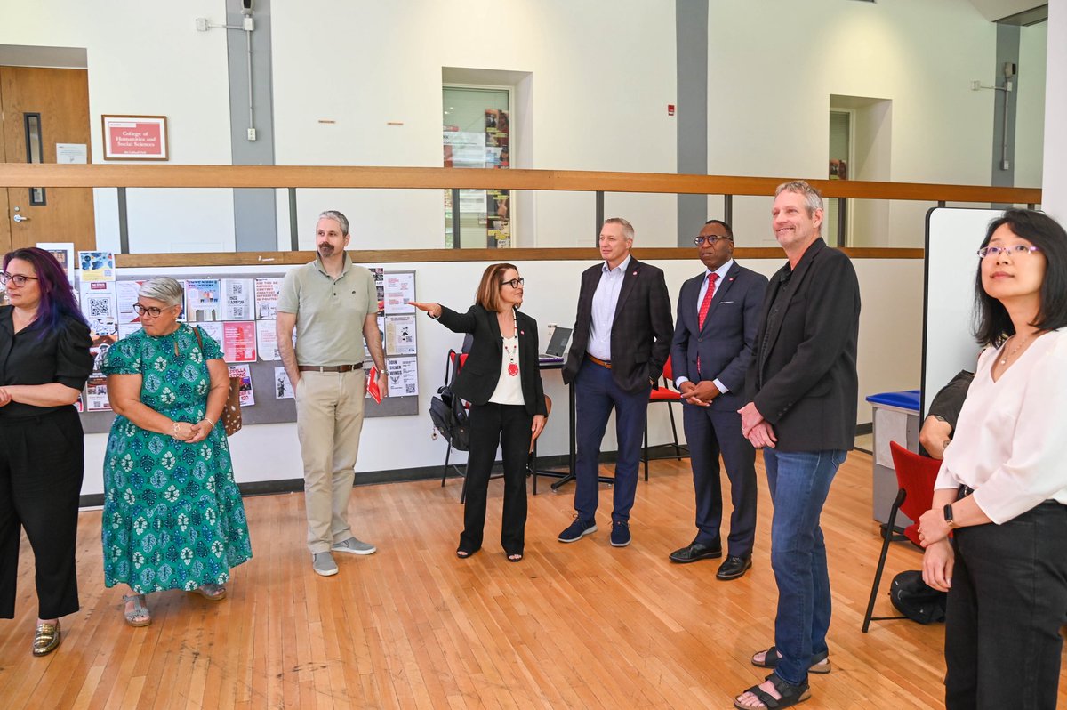 NCStateCHASS's tweet photo. Chancellor Howell visited the college this week to meet with Dean Dannels and four faculty members to discuss their research and CHASS's economic impact in North Carolina. The group spoke on how the college is bringing value to students, industry and citizens across the state. 📈 https://t.co/PfDpOLnp11