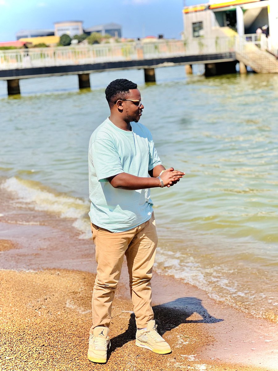 Theos Barham.🎙️ tweet media