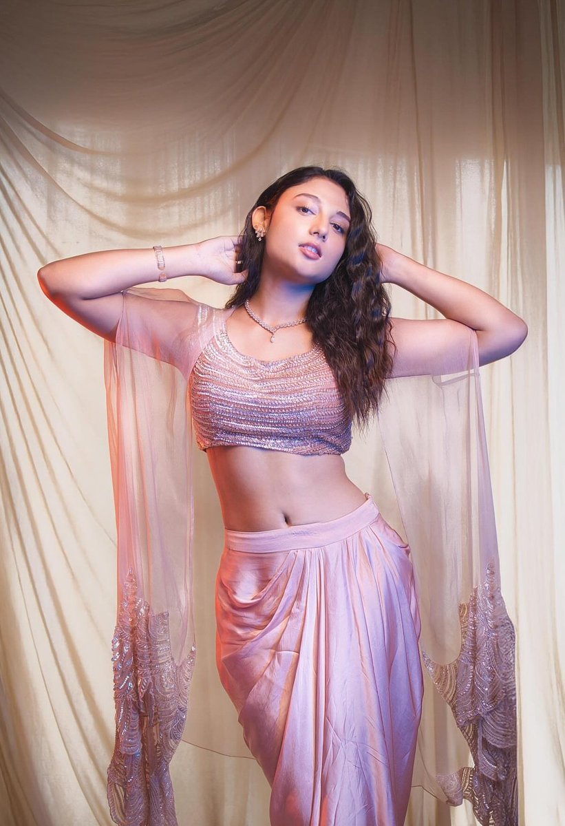Ritika Nayak's Navel🩷
