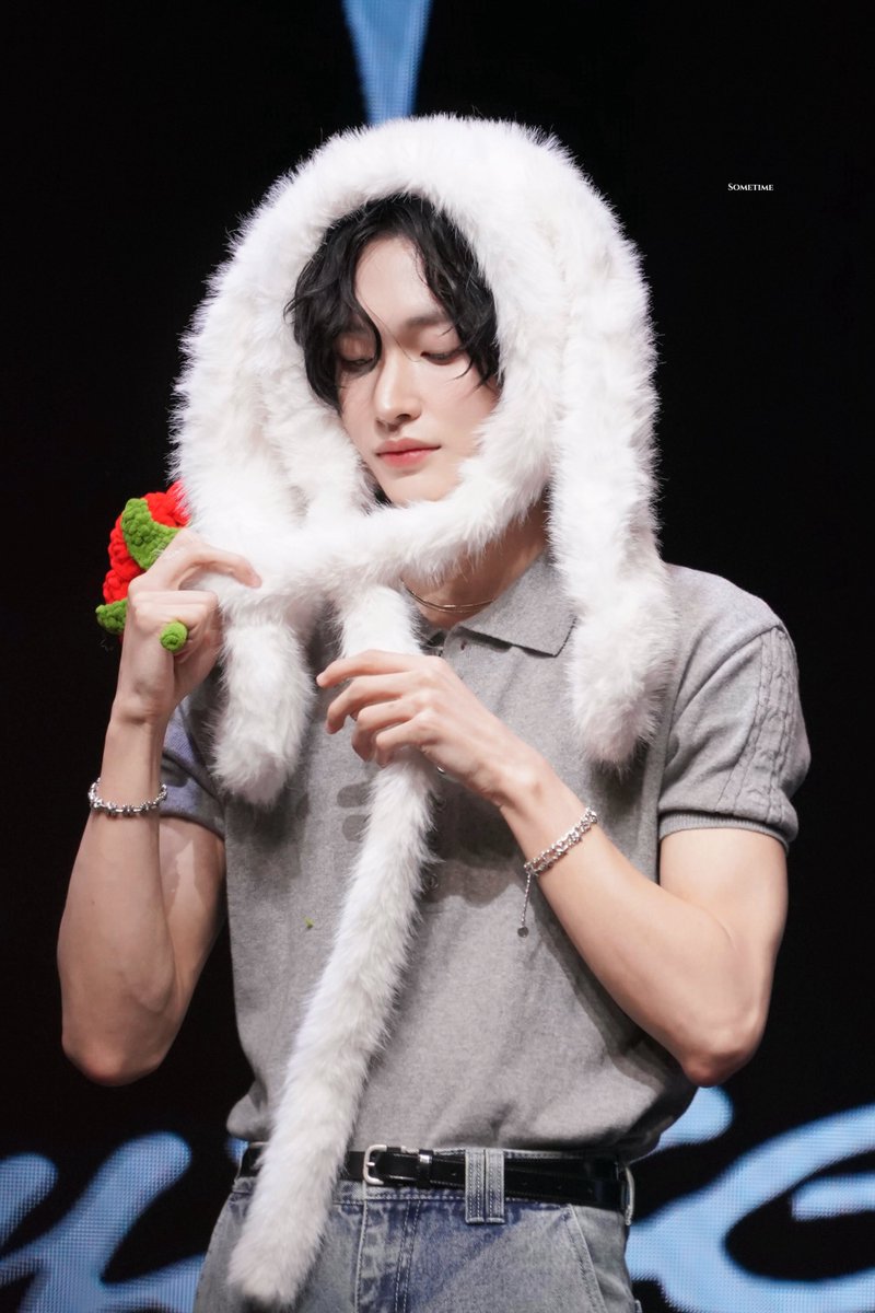 SometimeweWON's tweet photo. 🌹🐇

/
250829
#WONBIN #원빈 #RIIZE #라이즈 https://t.co/VknyiAlz1S