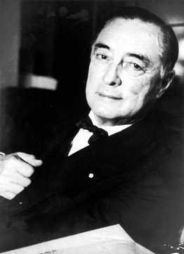 ¿Cuánto debemos esperar para afirmar que Santiago Abascal forma parte de un gran plan de reemplazo o que el menos solo le importa que seamos reemplazados por magrebíes y acepta de buen grado que seamos sustituidos por sus hermanos espirituales?