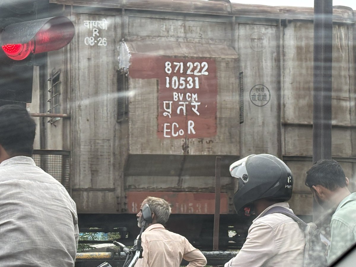 chauhan855's tweet photo. 1 hr+ stuck at Nangla Khairband Crossing (Farrukhabad). Freight train keeps passing &amp; reversing, gates still closed. No concern for people’s plight—what if an ambulance was here? Urgent intervention needed! @RailMinIndia @AshwiniVaishnaw @IR_Gyan @ANI @PTI_News https://t.co/0D8zZkm3uh