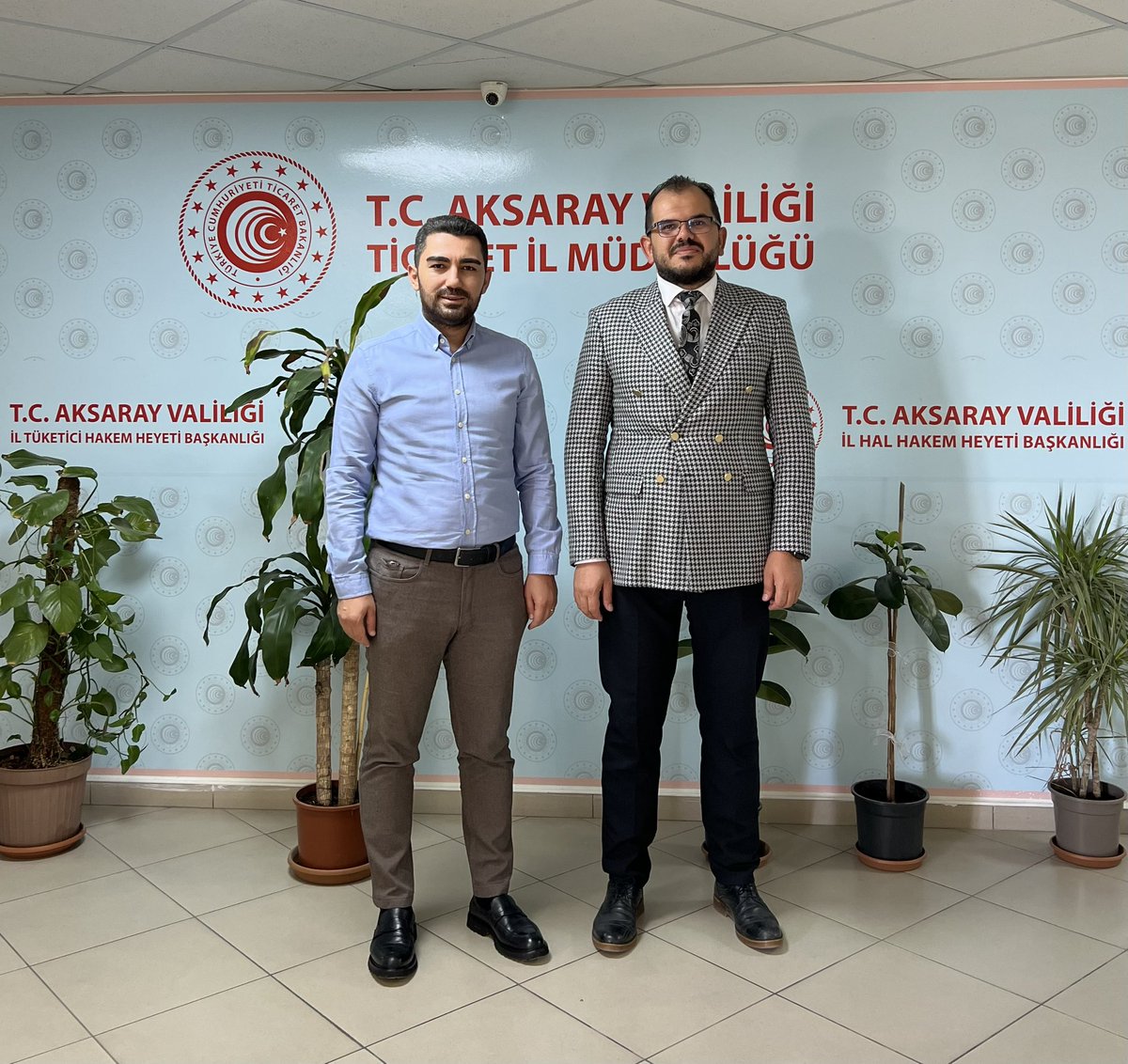 Aksaray Ticaret İl Müdürümüz Sn. Ünal Aksoy’u ziyaret edip, sektörel konularda istişare ettik. Nazik misafirperverliğinden dolayı teşekkür ediyorum.