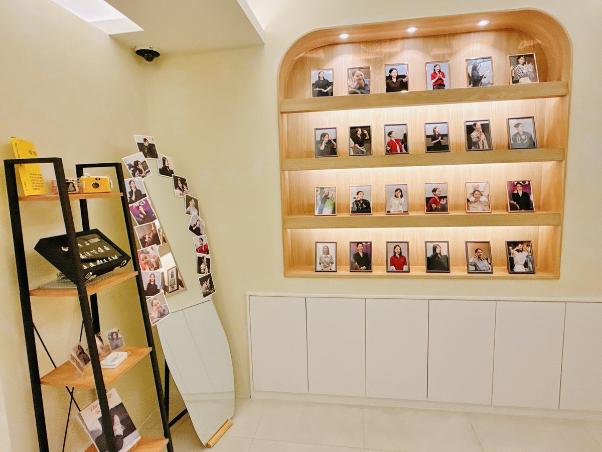 𝟮𝟬𝟮𝟱 𝗦𝗛𝗜𝗡𝗛𝗔𝗘𝗦𝗨𝗡 𝗕𝗜𝗥𝗧𝗛𝗗𝗔𝗬
𝗣𝗛𝗢𝗧𝗢 𝗘𝗫𝗛𝗜𝗕𝗜𝗧𝗜𝗢𝗡
『우리의 시선, 그 끝에 혜선』

배우 신혜선님 생일카페

8월 30일, 31일
토요일 : 12:00-19:00
일요일 : 12:00-18:00

행사관련 문의 사항은 <a href="/hbd890831/">2025 신혜선 생일 사진전📷</a> 로 연락주세요💕

#우리의시선_그끝에혜선 
#신혜선