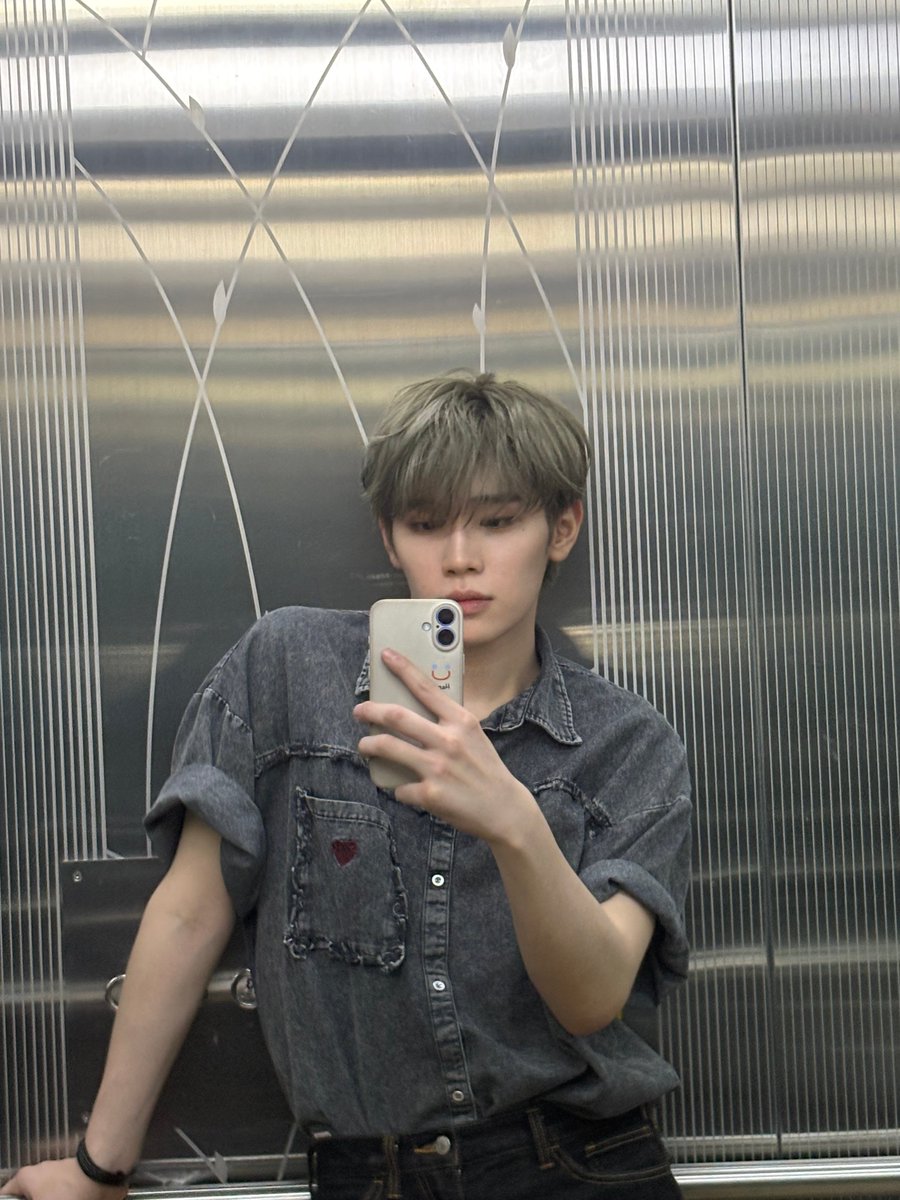 duckpuppytext's tweet photo. 250829 🐥📸 9:49PM KST https://t.co/dH5yU1D9zK