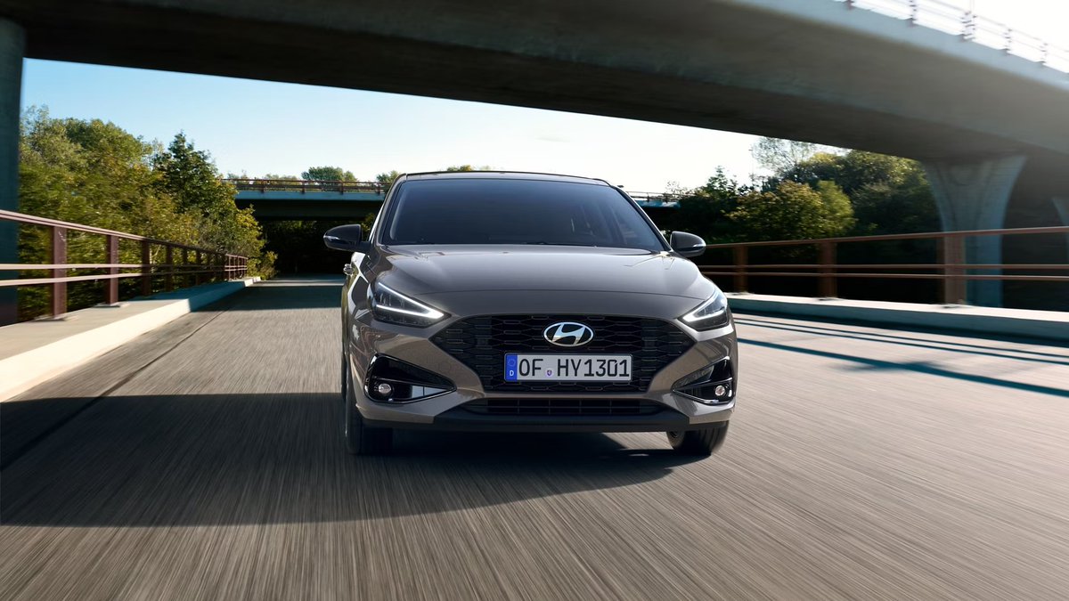 AugustaHyundai's tweet photo. ¡El #Hyundaii30, listo para conquistar la carretera! 🛣️ 
Su diseño dinámico y su presencia lo convierten en el compañero perfecto para tus trayectos diarios. 
¿Listo para sentir la libertad en cada curva? https://t.co/AeyjSZcyi0