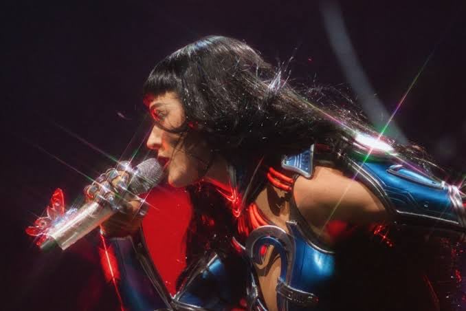 Hitou! Segundo a Billboard, Katy Perry já vendeu 1,1 MILHÃO de ingressos da sua atual turnê , "THE LIFETIMES TOUR", tendo arrecadado US$80 MILHÕES em apenas 53 shows até o momento.