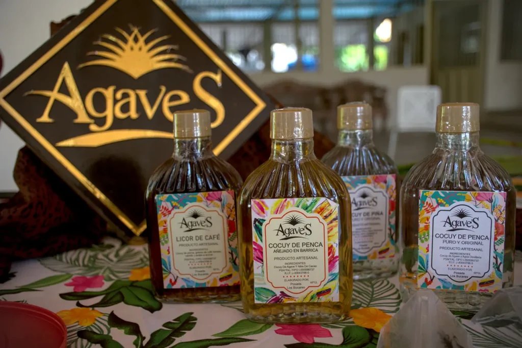 #29Ago

¿Te imaginas combinar el chocolate más puro con el cocuy añejado en barrica? 

🍫🔥 Petra Quero, maestra yaracuyana, nos enseña cómo estos sabores se funden en una armonía mágica. 

✍️ <a href="/SorianaDuran/">Soriana Durán</a> 
📸 <a href="/fabmarto/">Fabricio</a> 

lainventadera.com/2025/06/28/si-…