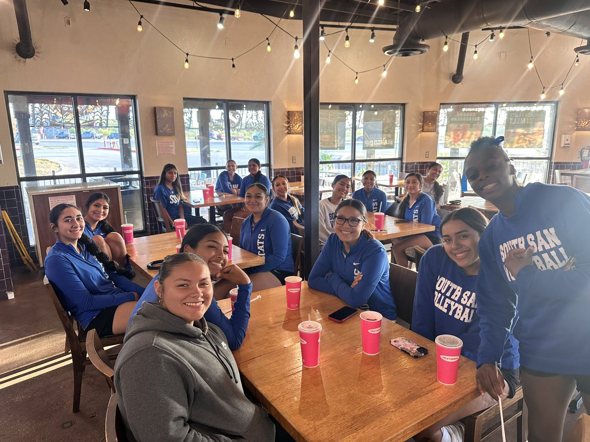 Morning breakfast before tournament day 2!
