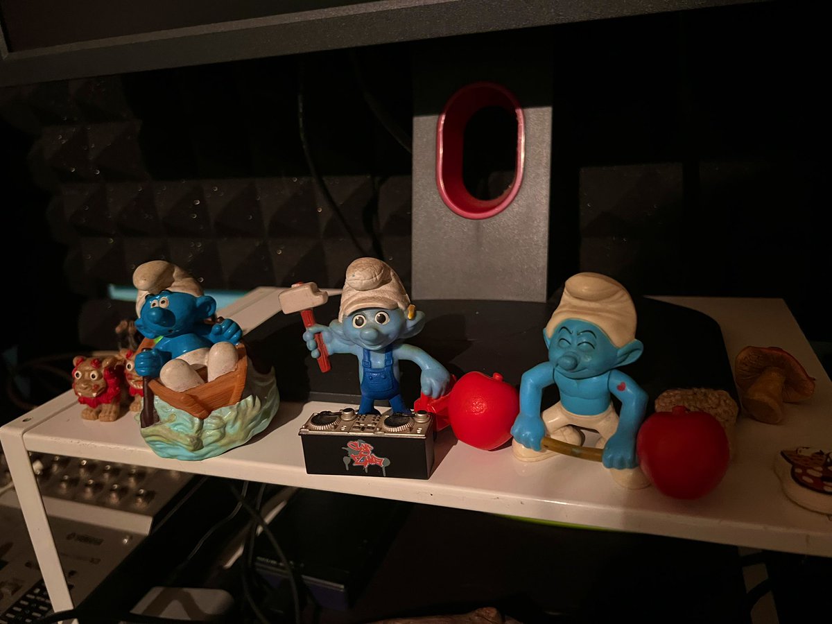 バンコクでゲットしたスマーフはマイスタジオへ