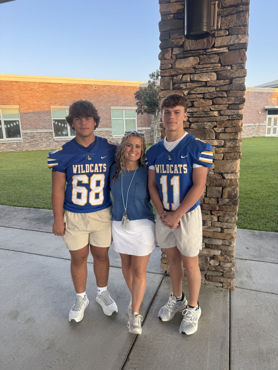 Starting GAMEDAY off with a little morning car duty with <a href="/CrockersCrew/">CrockersCrew</a>. <a href="/Easton_Crocker5/">Easton Crocker</a>