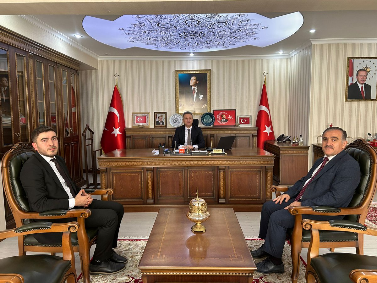 Trabzon İl Müftü Yardımcısı Ahmet Ergün, Kaymakamımız Şahin Demir’i makamında ziyaret etti.