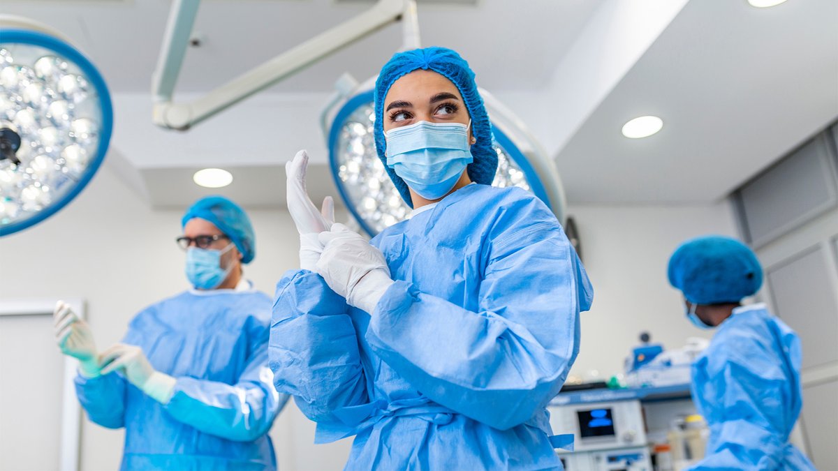 Pneumopexy After Open Right Upper Lobe Lobectomy 

This incredible video from <a href="/elkamel__/">Ahmed Elkamel</a> demonstrates the surgical technique of pneumopexy to prevent lung torsion after open right upper lobectomy in a patient with adenocarcinoma.  

🔗ow.ly/PaOP50WNIT7

#thoracic #lung