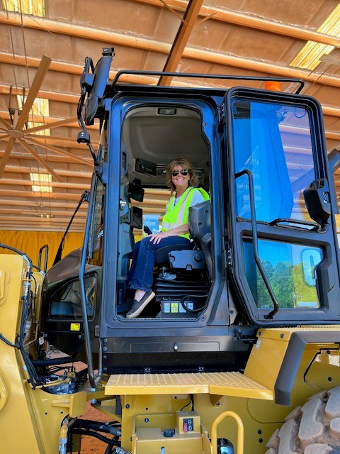 RentPremier's tweet photo. Meet Robin Hollingsworth, our Midwest Central Territory Manager and our next #FeatureFriday!
Robin has been with PTR for 6 months and will be attending her first Utility Expo this year.
Visit Robin and the team at booths #E613 and #E715 in October.
#utilityexpo #rentptr https://t.co/XqsKWM47KD