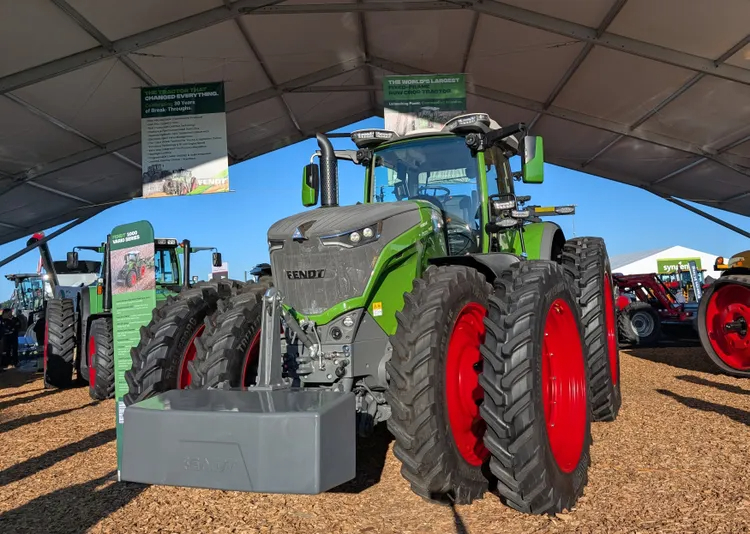 AGCO’s New @Fendt 1000 Vario Gen4 Tractors With Integrated Autonomy 🚜

AGCO has announced four new Fendt 1000 Vario Gen4 tractors, with Fendt DynamicPerformance engine intelligence and factory-integrated OutRun autonomy...

🚜 Read More: f.mtr.cool/evqeaywrzn