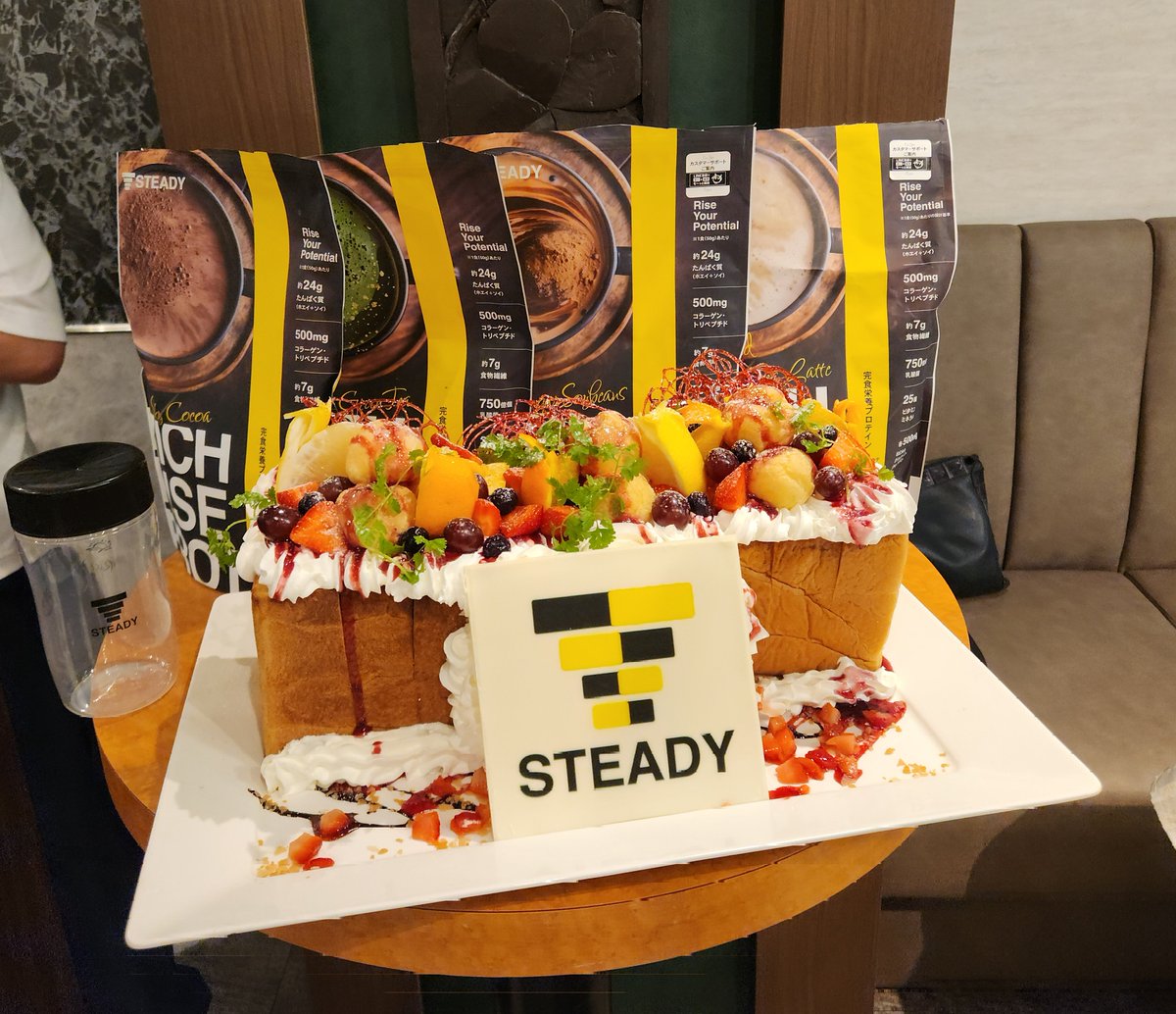 私のスポンサーSTEADYさんの交流会にご招待いただきました！
感謝祭コンセプトで社員、アンバサダー、関係者が集い親睦を深めることができました。今期も業績目標を達成されたとのこと、人を大切にする企業は絶対に成長すると感じました。
近々eスポーツ向けに刺さりそうな新製品がリリースされます💪
