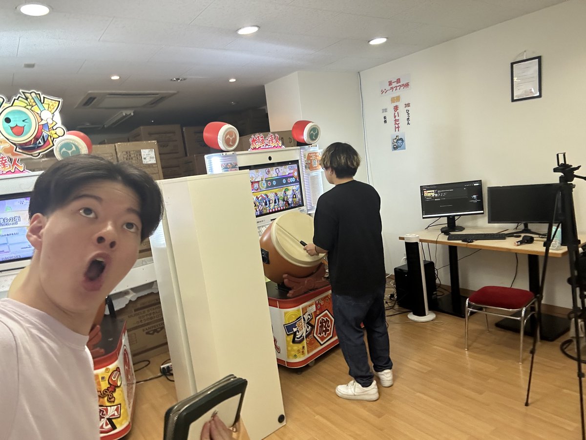閉店までひたすら叩きます！リクエストOK！【太鼓の達人】 youtube.com/live/VsbMZGhpP… <a href="/YouTube/">YouTube</a>より

ここにいる