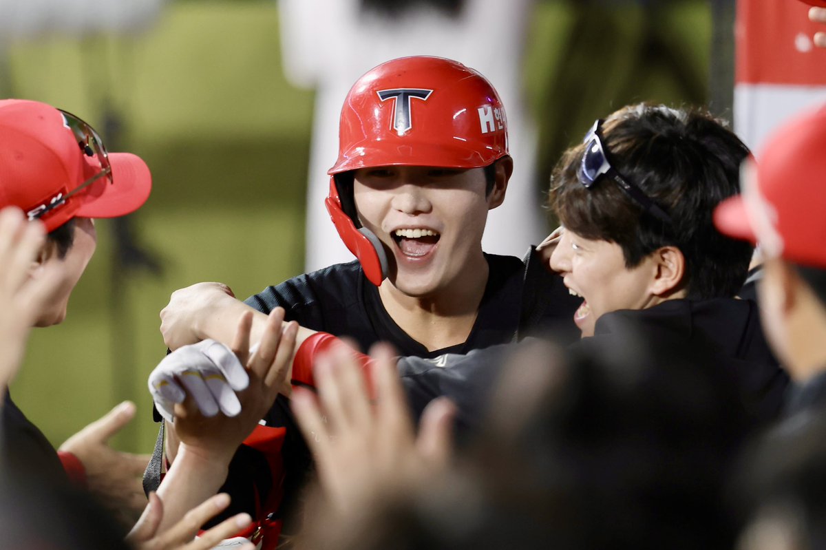 태양은 흔들리지 않고 늘 그 자리에

역전 스리런의 주인공이자 
전 구단 상대 홈런을 달성한 오선우

250829 10 : 1 승리✨