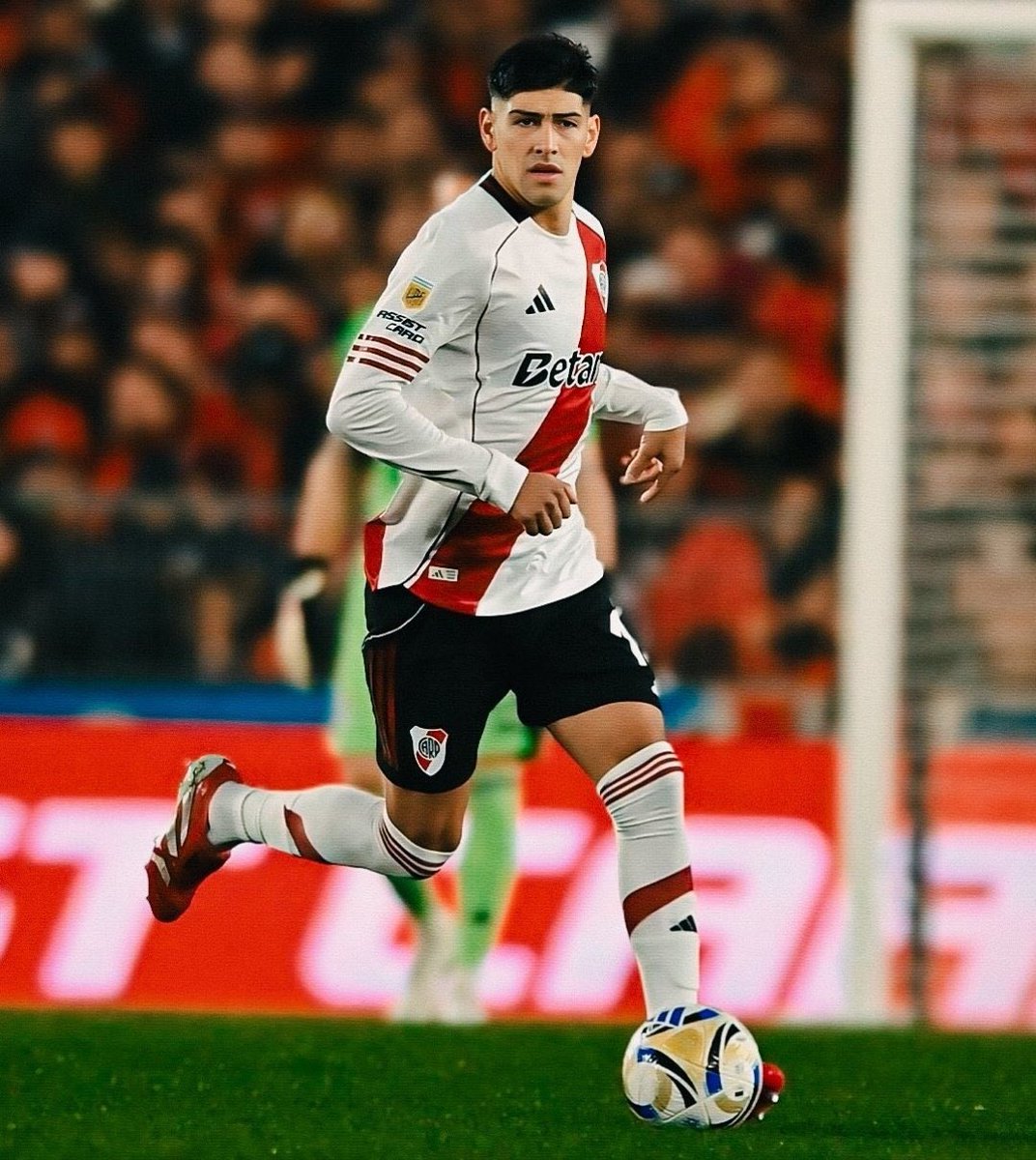 El 6 titular de River hasta fin de año. La defensa empieza con Lautaro Rivero y después el resto.