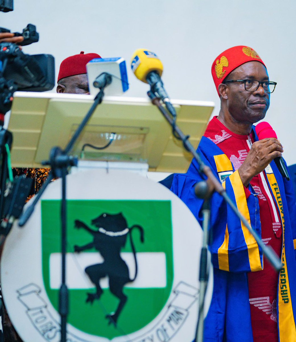 DerahDency12505's tweet image. The Anambra State Government has banned writing assignments inside textbooks, describing it as wasteful and unsustainable. 

The ban was aimed at making textbooks reusable, especially for younger siblings of pupils who would need them. 

#Solutioncontinues
#AnambraIsRising